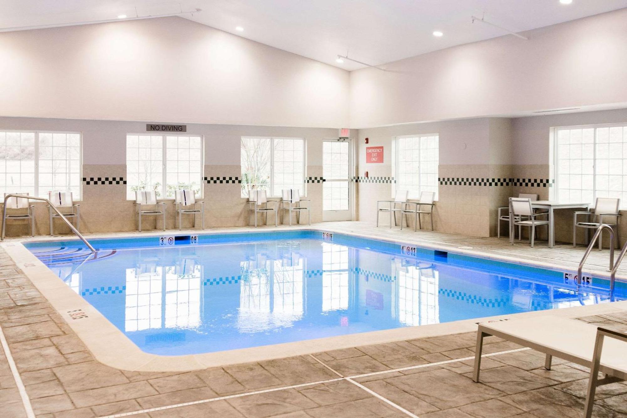 Country & By Radisson, Winchester, Va 3*