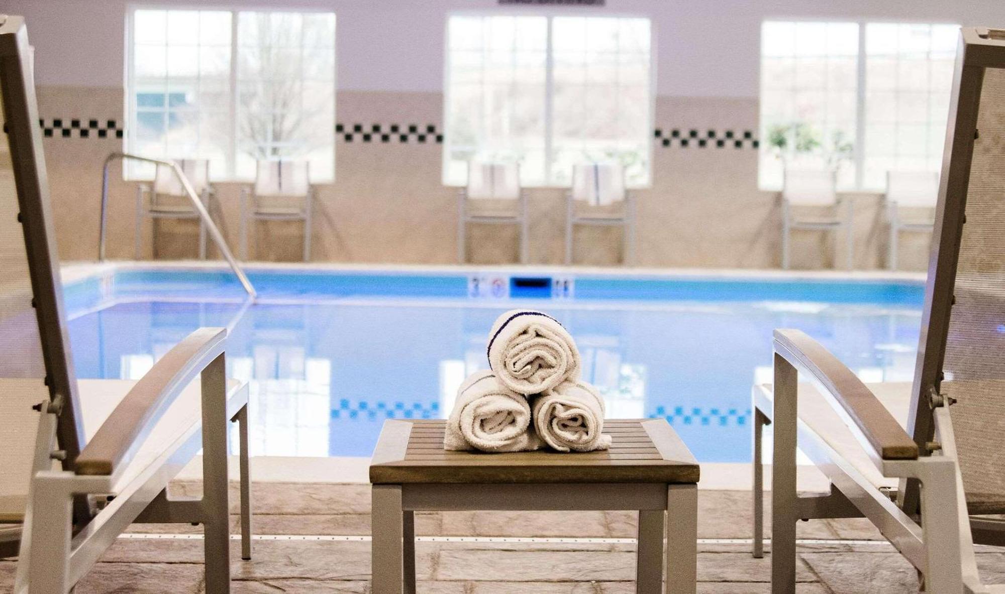 Country & By Radisson, Winchester, Va Hotel