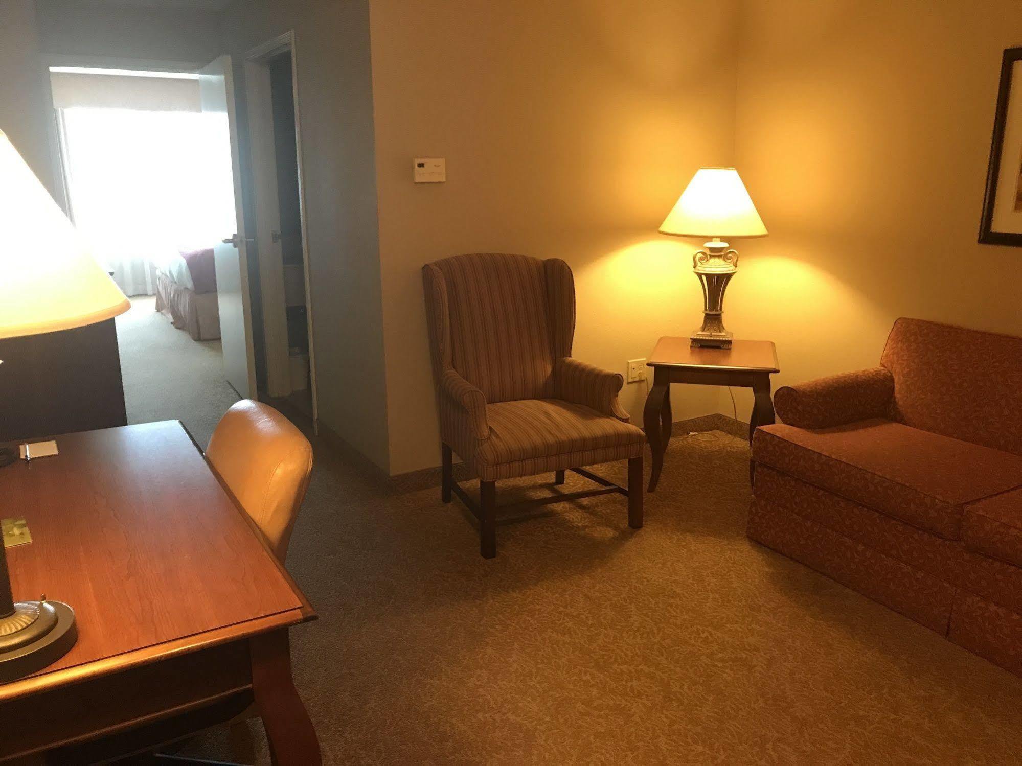 Country & By Radisson, Winchester, Va Hotel