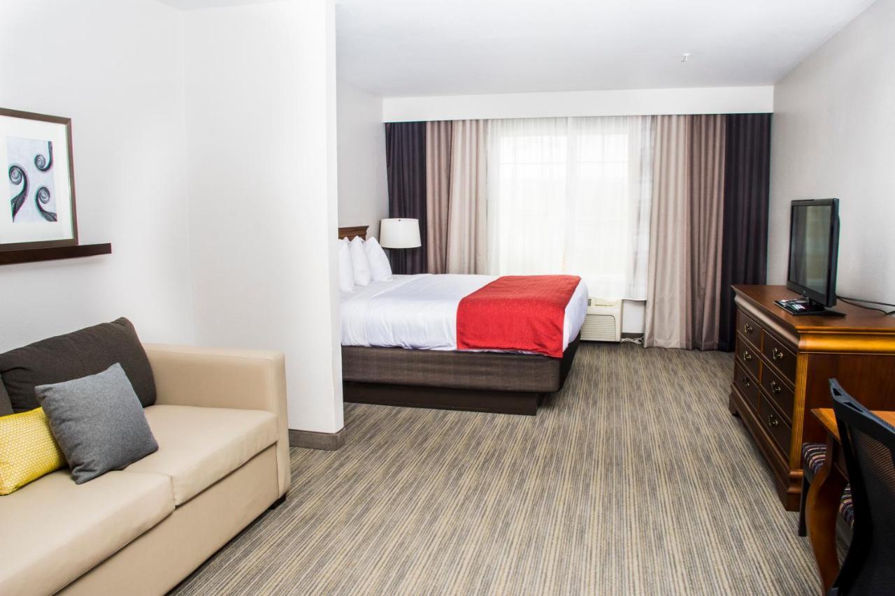 Country & By Radisson, Winchester, Va 3*