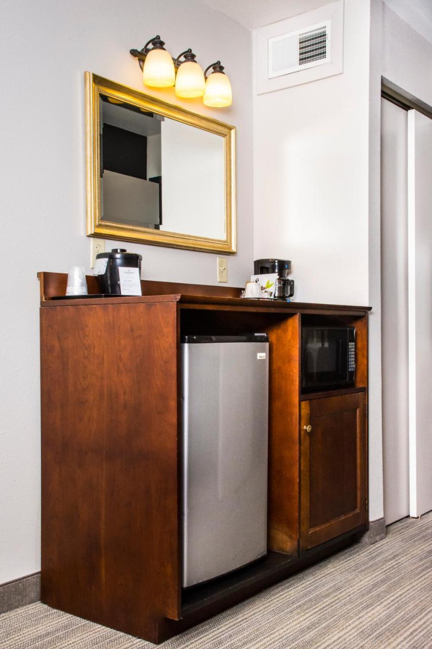 Country & By Radisson, Winchester, Va 3*